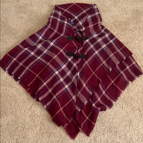 APT 9 MAROON BLANKET PONCHO - Picture 1 of 4